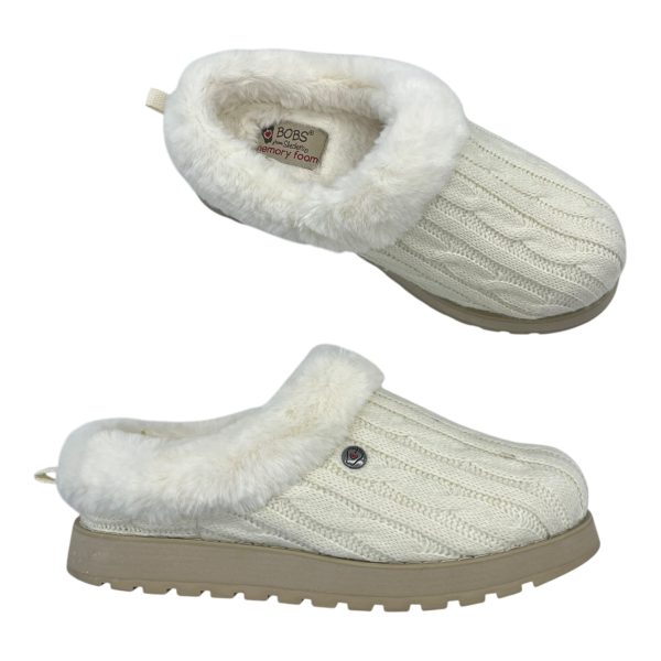 Shoes Flats By Skechers In Cream, Size:6 Supply